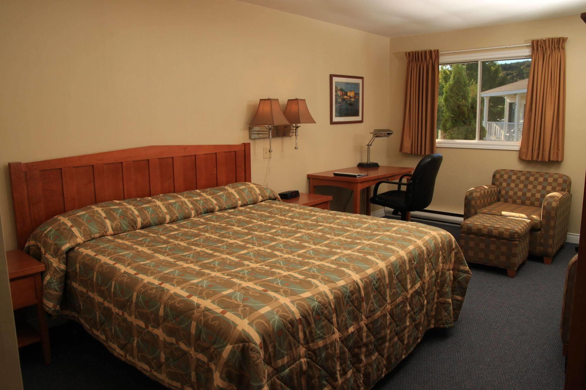 Alpine Motor Inn Alma Exterior photo